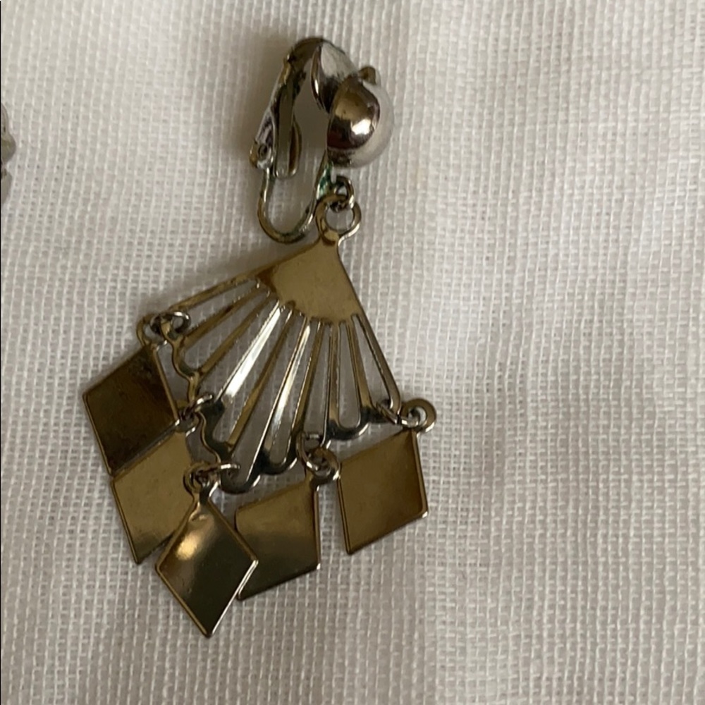 2 pair clip on earrings - Picture 3 of 3